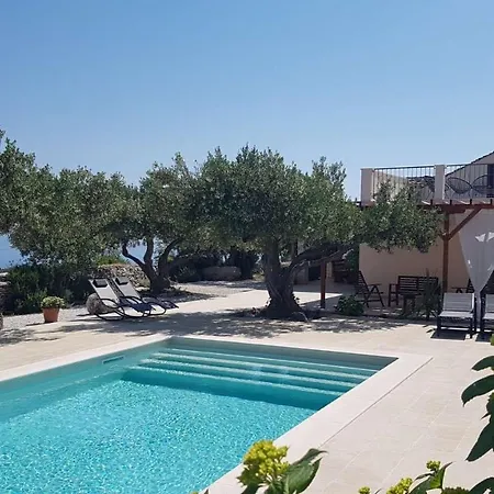 Dalmatian Stone House With Swimming Pool Near Villa Supetar